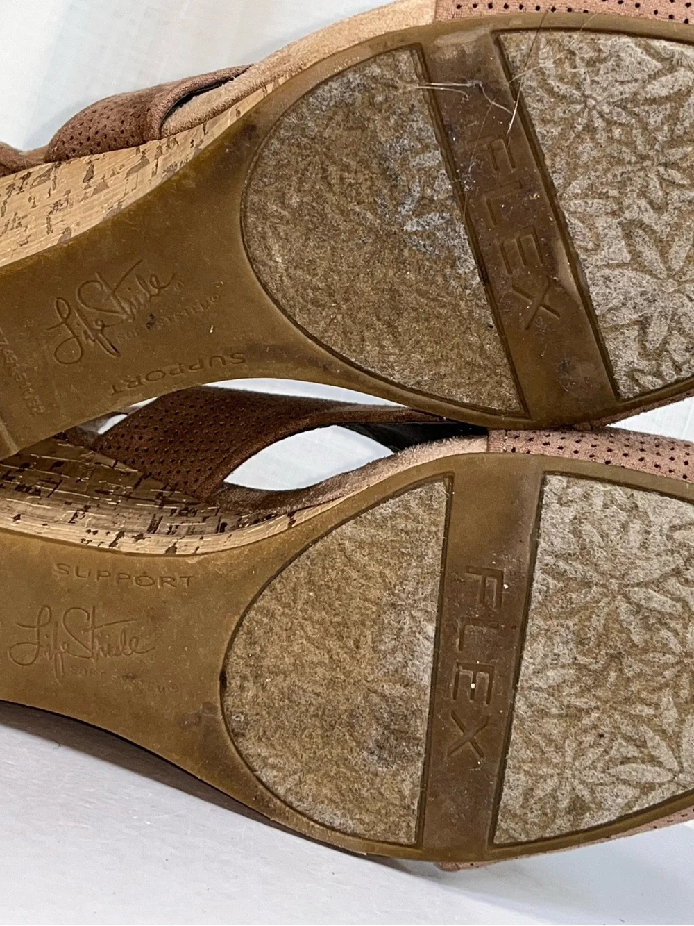 LifeStride Soft System Taupe Peep Toe Cork Wedge Sandals Size 8 Comfort